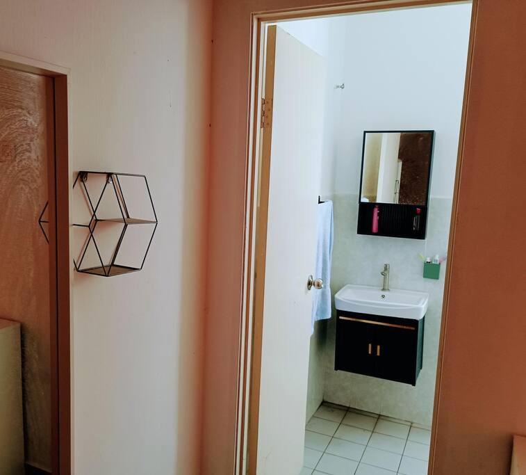 Tenang Retreat Holiday Home 3Bedroom 3Bath 2Parking Kajang Dış mekan fotoğraf